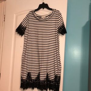 Striped Dress with lace - Umgee HAS POCKETS